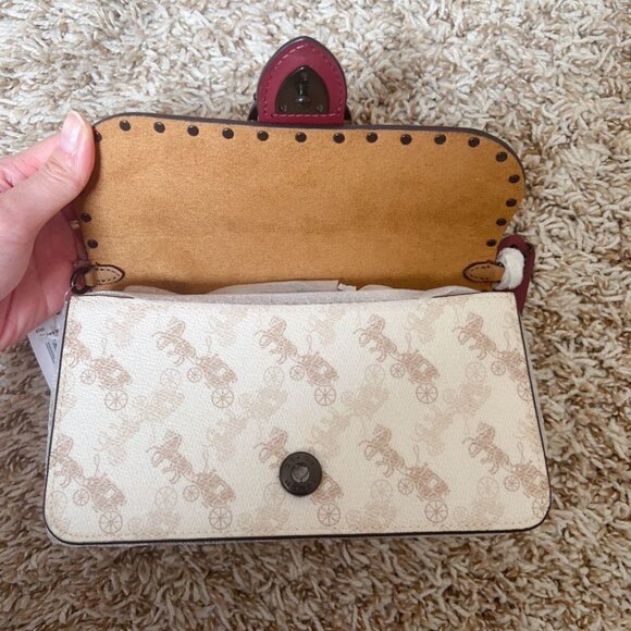 Coach Beat Crossbody Clutch With Horse And Carriage Print - Picture 5 of 8